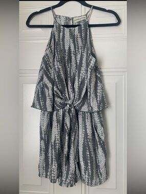 Gray & White Tie-Front Romper with Abstract Stripe Print Size M